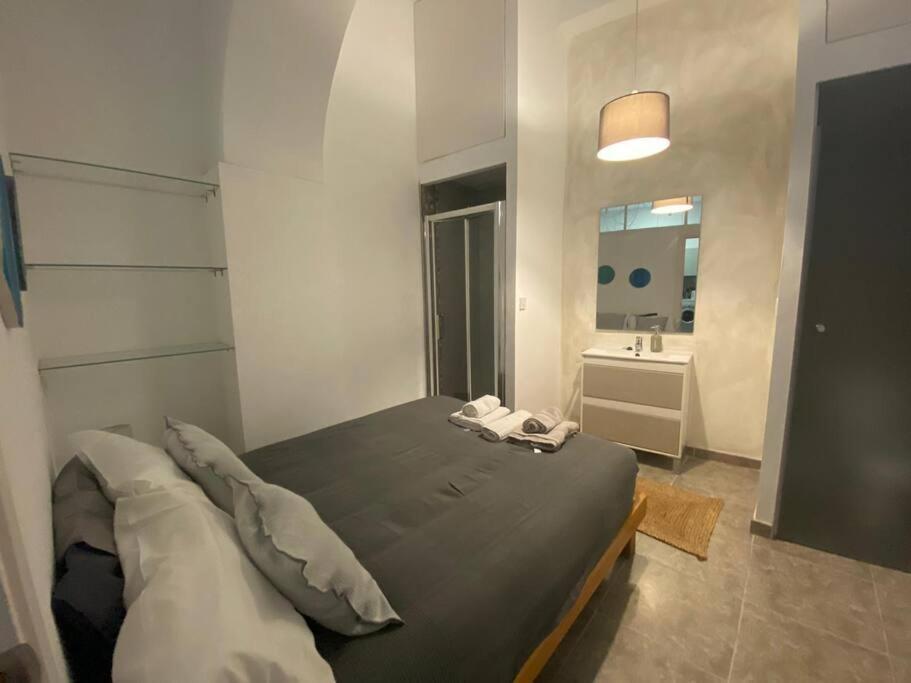 Quirky 1Br Just Off Main Street Prime Location Apartment Гибралтар Екстериор снимка