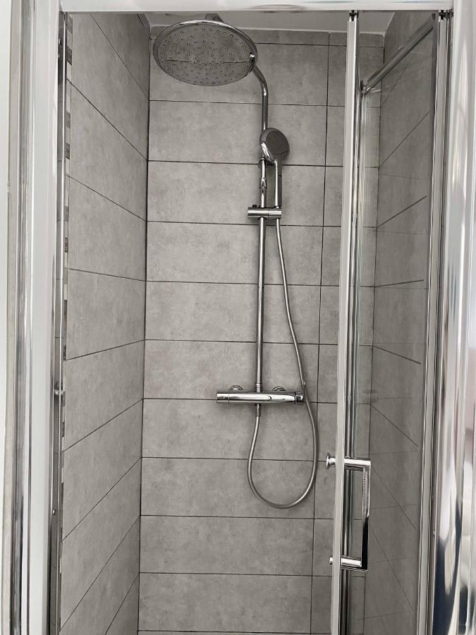 Quirky 1Br Just Off Main Street Prime Location Apartment Гибралтар Екстериор снимка