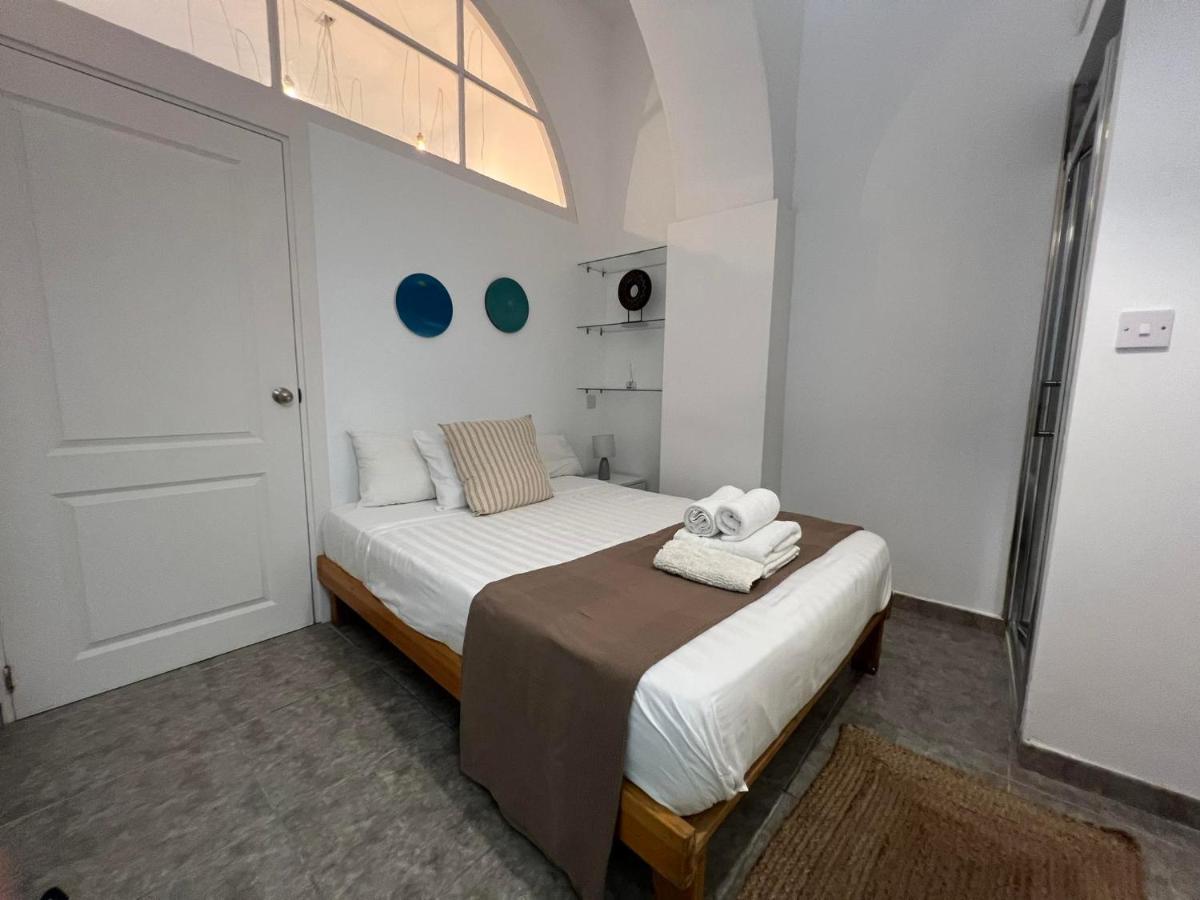 Quirky 1Br Just Off Main Street Prime Location Apartment Гибралтар Екстериор снимка