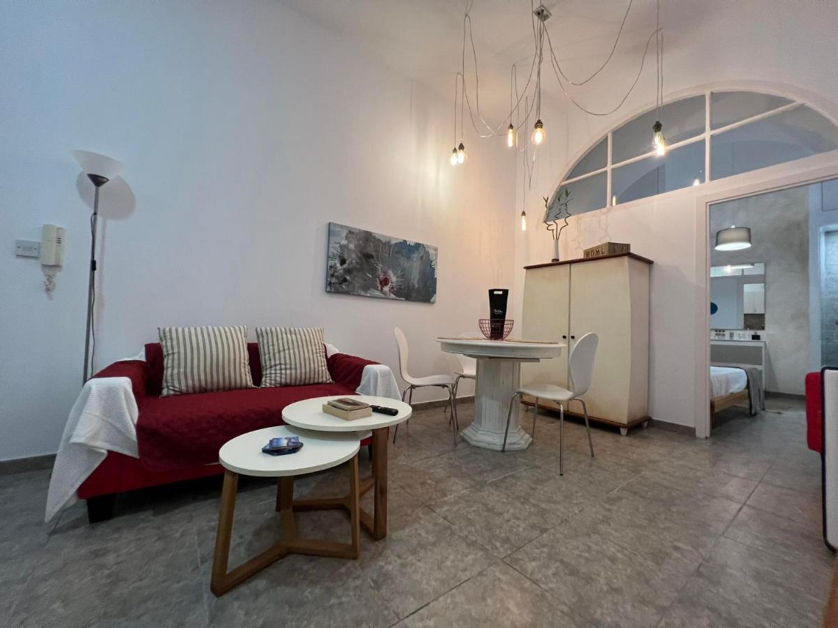 Quirky 1Br Just Off Main Street Prime Location Apartment Гибралтар Екстериор снимка