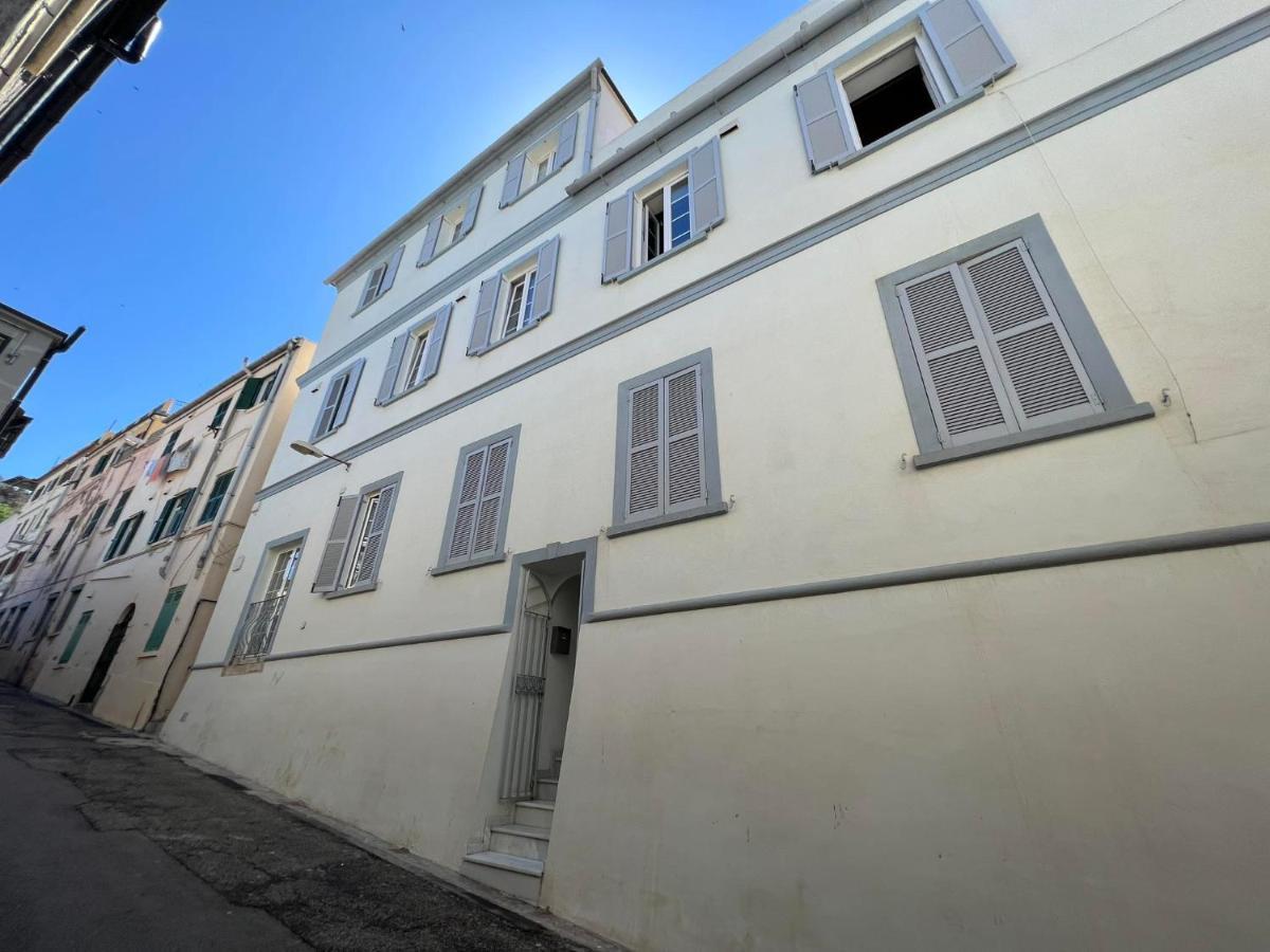 Quirky 1Br Just Off Main Street Prime Location Apartment Гибралтар Екстериор снимка